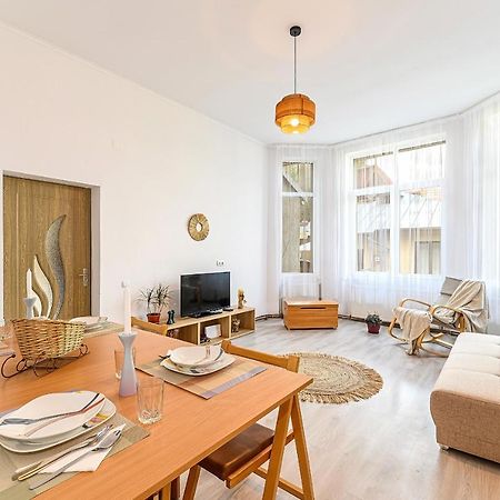 Mountain Oasis Apartment ซินายา ภายนอก รูปภาพ